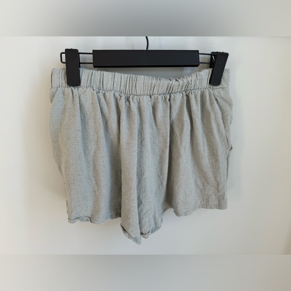 Altar’d State | Sage Green Shorts with Pockets M - Picture 2 of 4